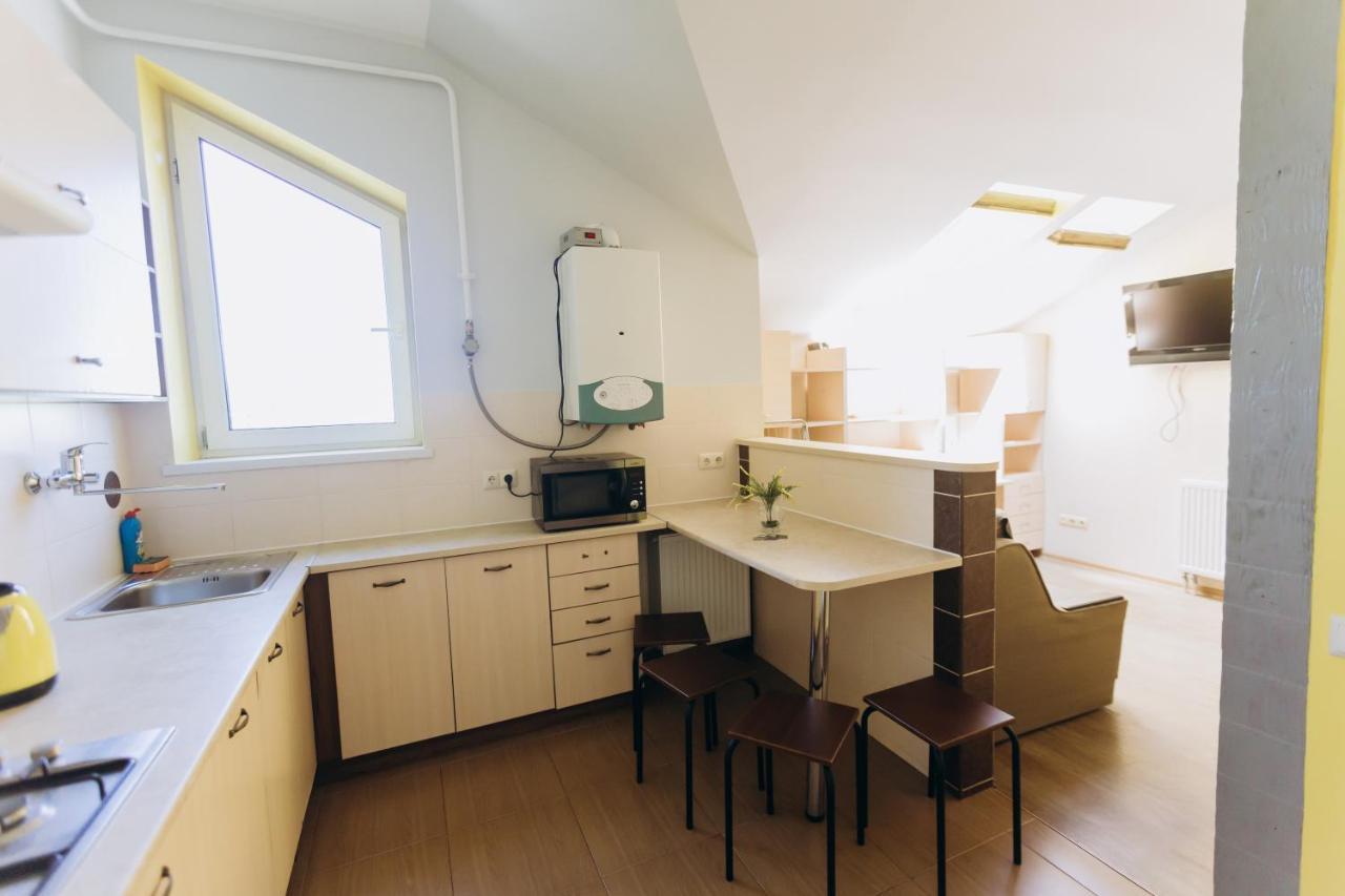 Затишні Apartments Біля Жд Вокзалу Ivano-Frankivsk Esterno foto