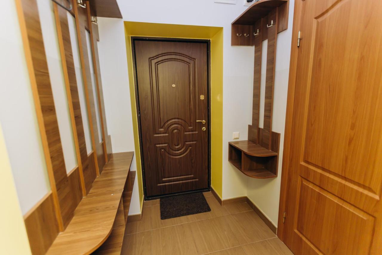Затишні Apartments Біля Жд Вокзалу Ivano-Frankivsk Esterno foto