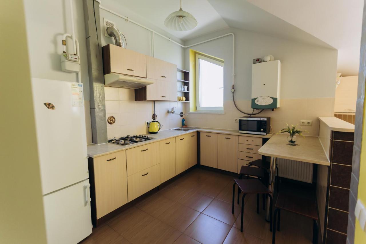 Затишні Apartments Біля Жд Вокзалу Ivano-Frankivsk Esterno foto
